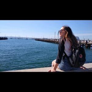 Meet your Posher, Mia